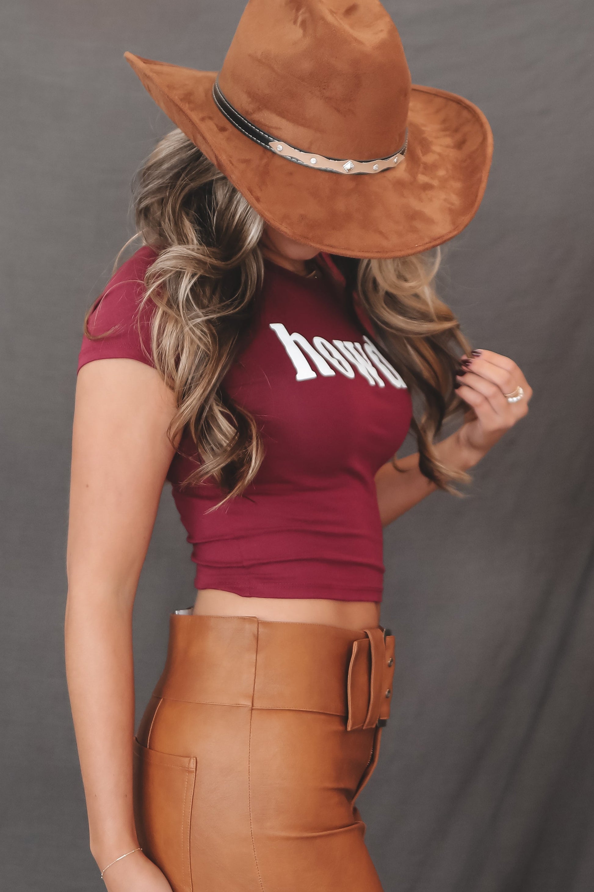 Howdy Graphic Baby Tee Crop