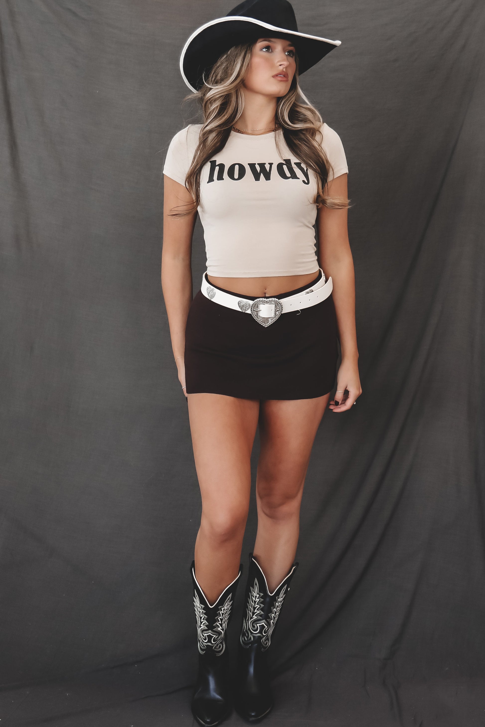 Howdy Graphic Baby Tee Crop